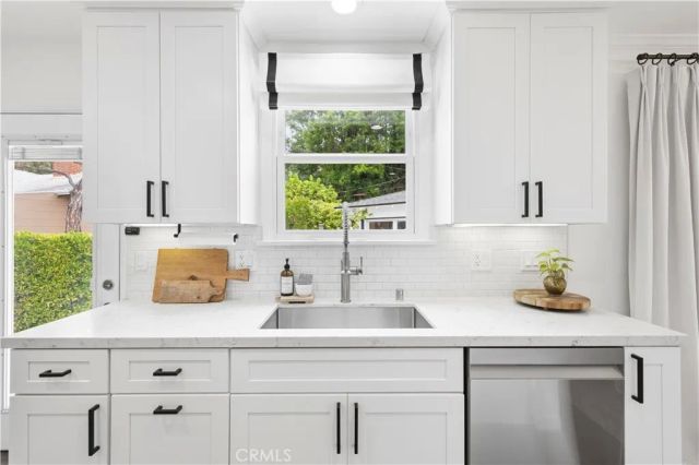 13518 Emelita Street, Van Nuys, CA 91401