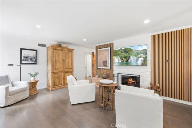 13518 Emelita Street, Van Nuys, CA 91401