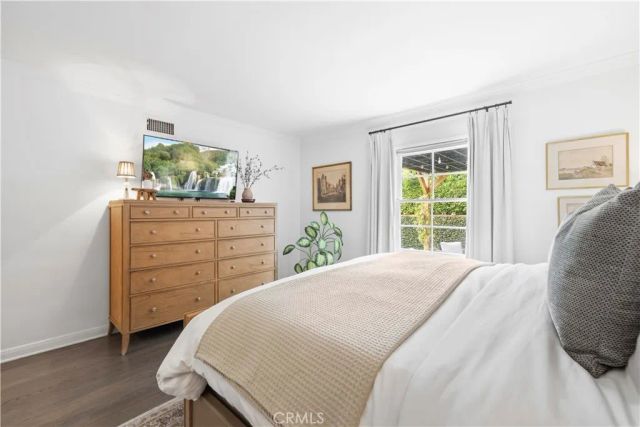 13518 Emelita Street, Van Nuys, CA 91401