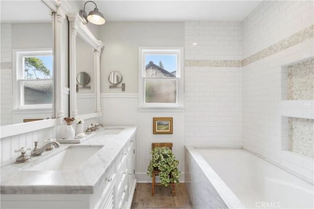 13518 Emelita Street, Van Nuys, CA 91401