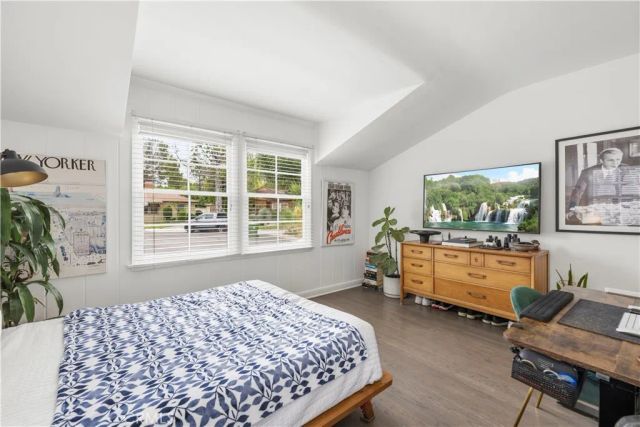 13518 Emelita Street, Van Nuys, CA 91401