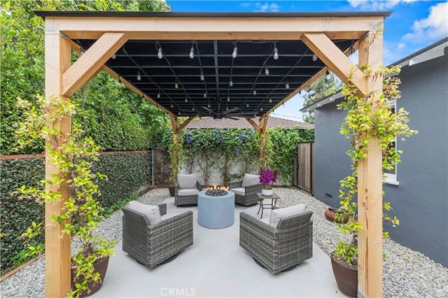 13518 Emelita Street, Van Nuys, CA 91401