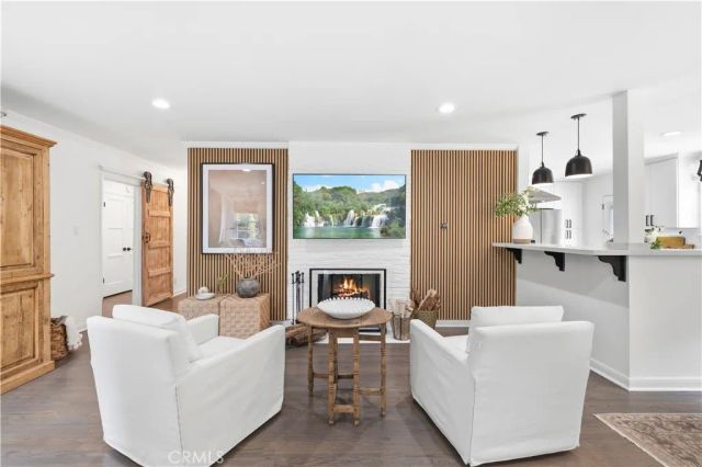 13518 Emelita Street, Van Nuys, CA 91401