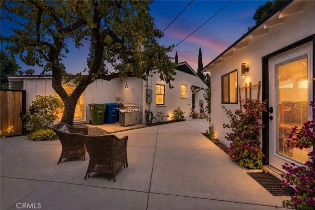 13518 Emelita Street, Van Nuys, CA 91401