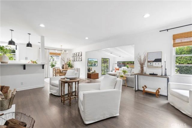 13518 Emelita Street, Van Nuys, CA 91401