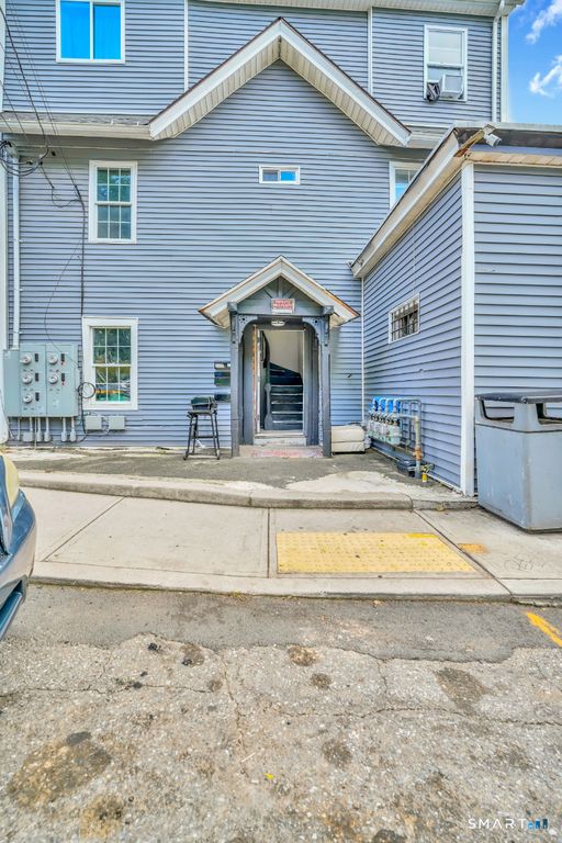 54 High Street 2nd Floor, Waterbury, CT 06704