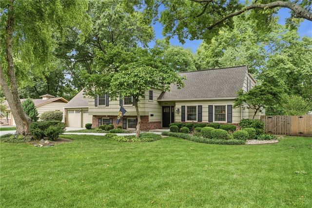 9640 Canterbury Street, Overland Park, KS 66206