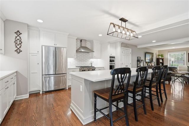 9640 Canterbury Street, Overland Park, KS 66206