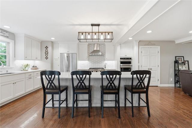 9640 Canterbury Street, Overland Park, KS 66206