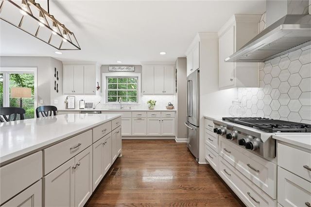 9640 Canterbury Street, Overland Park, KS 66206