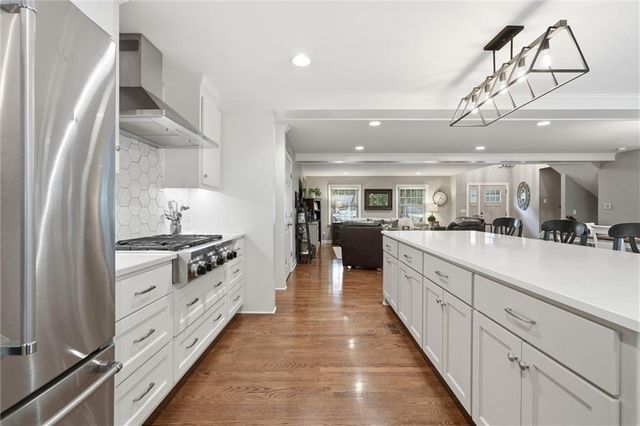 9640 Canterbury Street, Overland Park, KS 66206