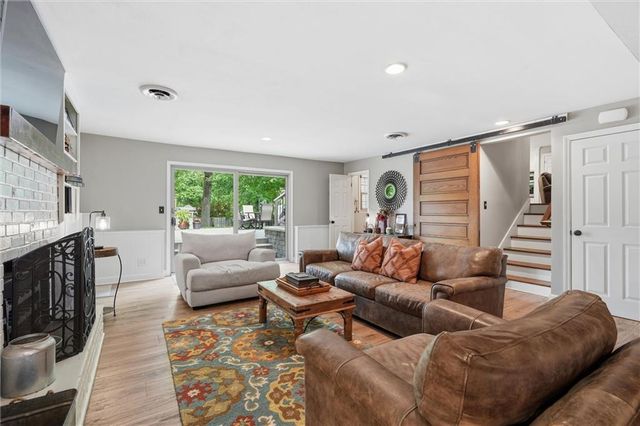 9640 Canterbury Street, Overland Park, KS 66206