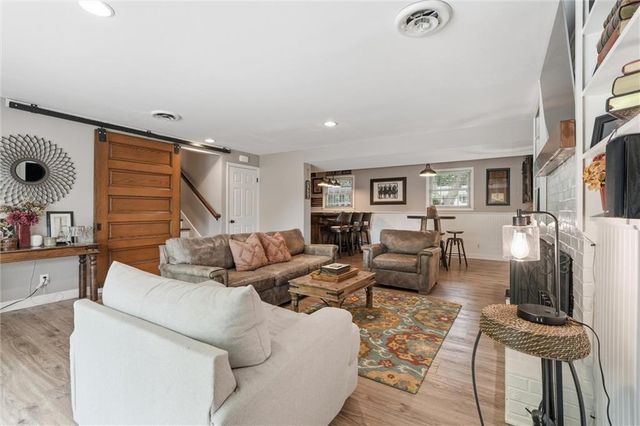 9640 Canterbury Street, Overland Park, KS 66206
