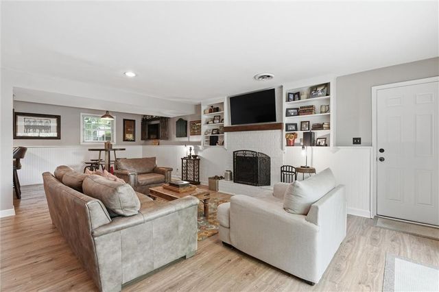 9640 Canterbury Street, Overland Park, KS 66206