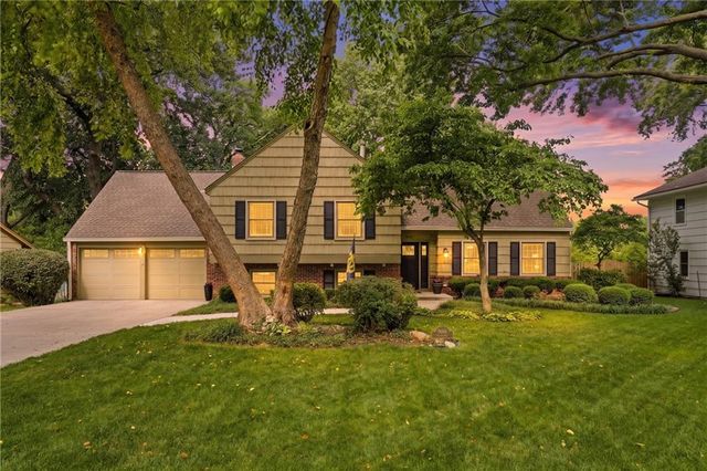 9640 Canterbury Street, Overland Park, KS 66206