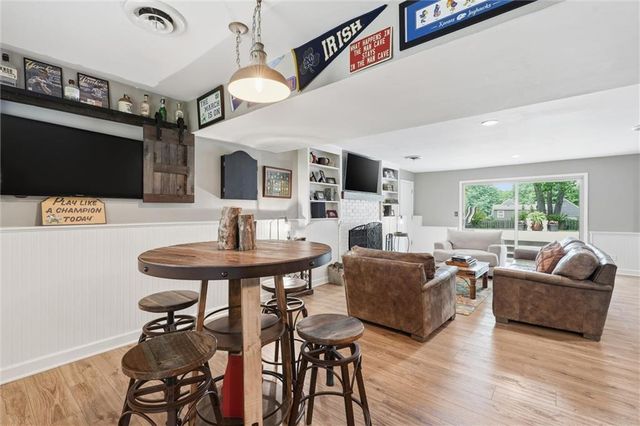 9640 Canterbury Street, Overland Park, KS 66206