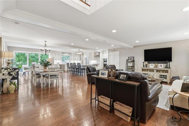9640 Canterbury Street, Overland Park, KS 66206
