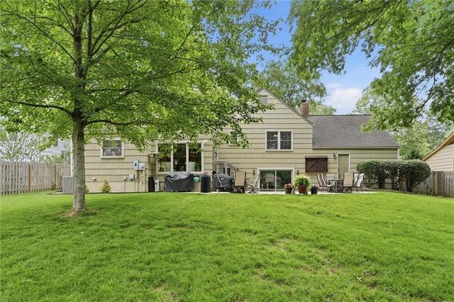 9640 Canterbury Street, Overland Park, KS 66206