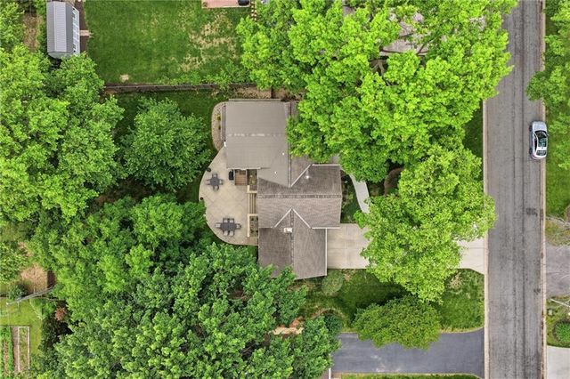 9640 Canterbury Street, Overland Park, KS 66206