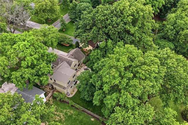 9640 Canterbury Street, Overland Park, KS 66206