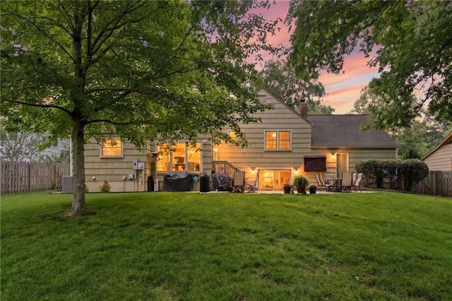 9640 Canterbury Street, Overland Park, KS 66206