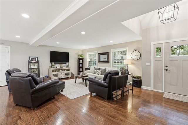 9640 Canterbury Street, Overland Park, KS 66206