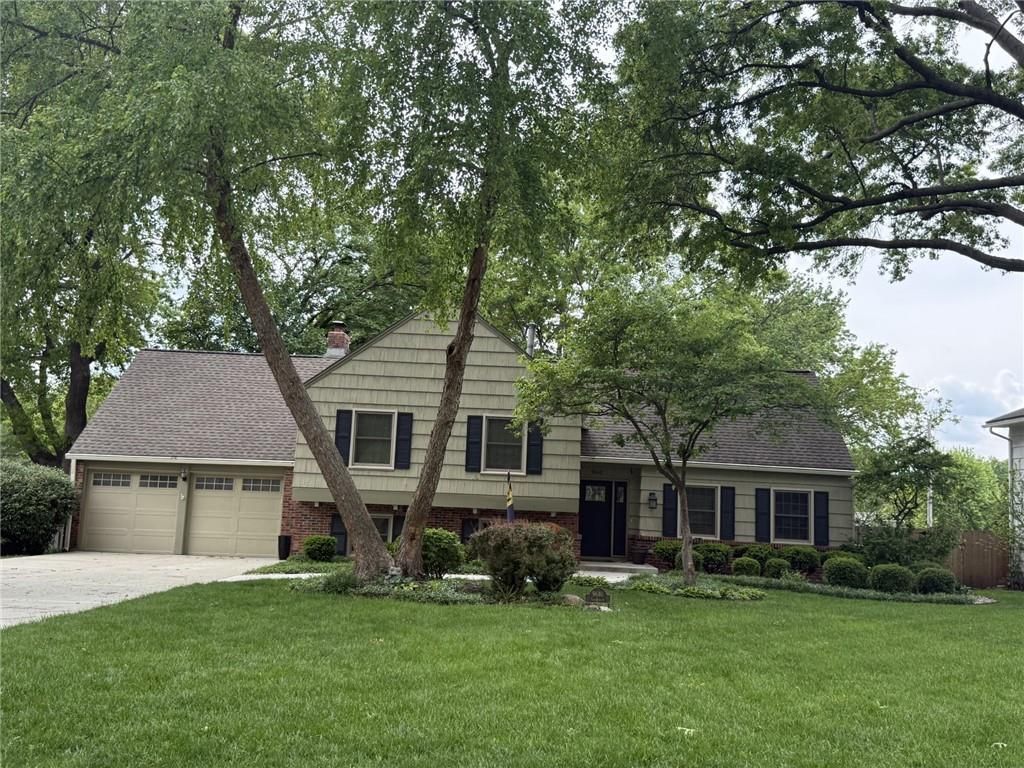 9640 Canterbury Street, Overland Park, KS 66206