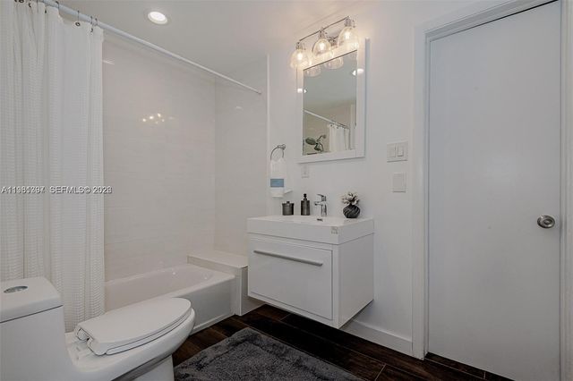 2111 Alhambra Cir, Coral Gables, FL 33134