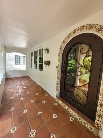 2111 Alhambra Cir, Coral Gables, FL 33134