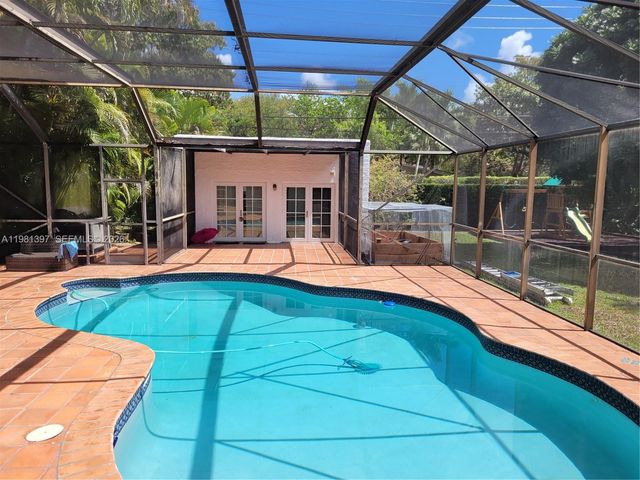 2111 Alhambra Cir, Coral Gables, FL 33134