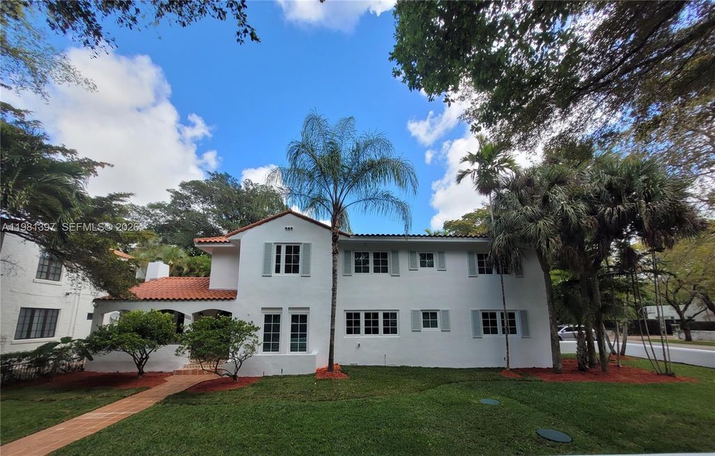 2111 Alhambra Cir, Coral Gables, FL 33134