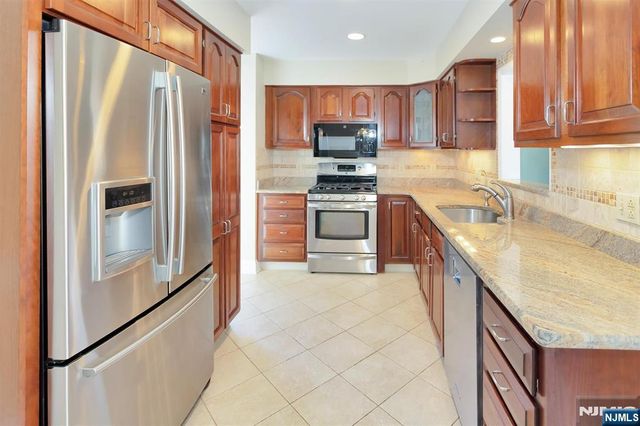 12 Wilson Terrace, Waldwick, NJ 07463
