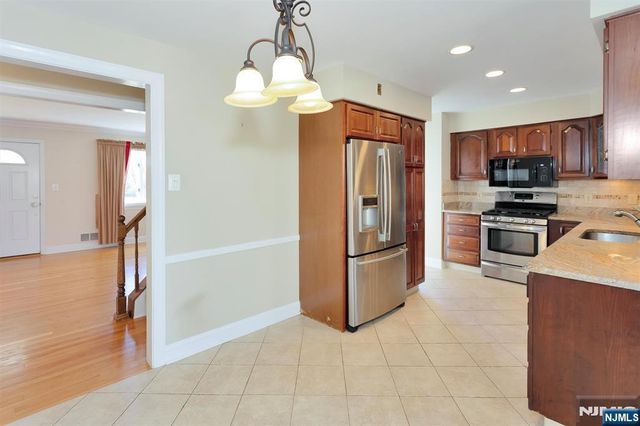 12 Wilson Terrace, Waldwick, NJ 07463