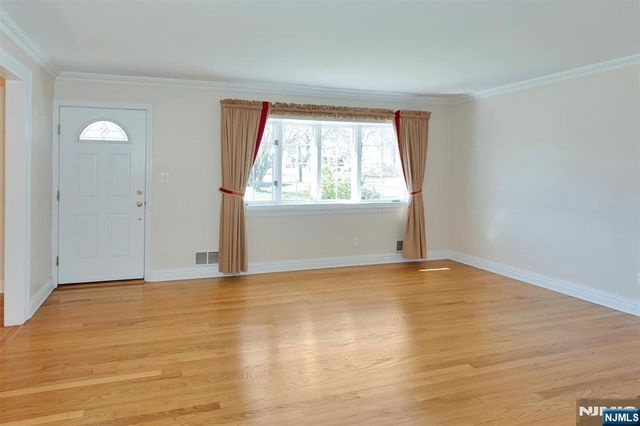 12 Wilson Terrace, Waldwick, NJ 07463