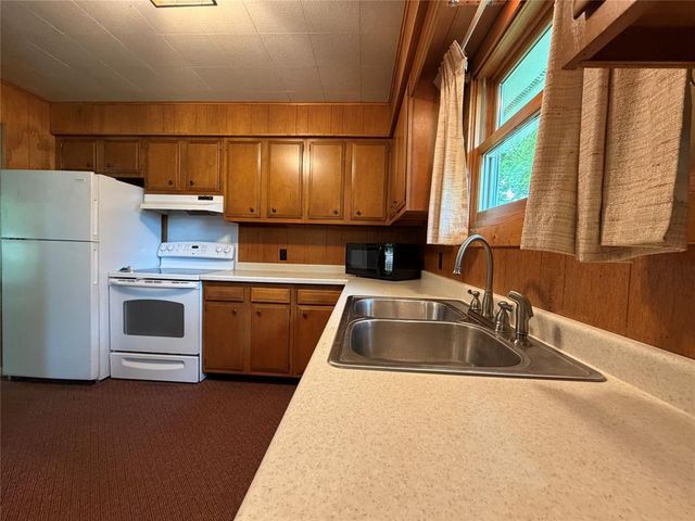 15673 Lakewood Drive, Hayward, WI 54843