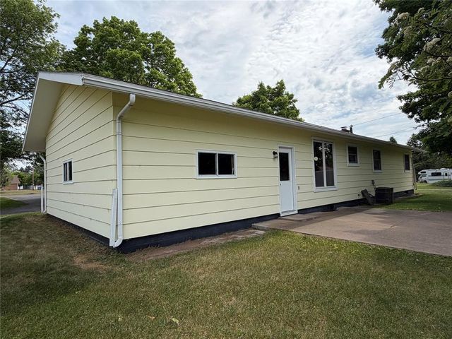 15673 Lakewood Drive, Hayward, WI 54843