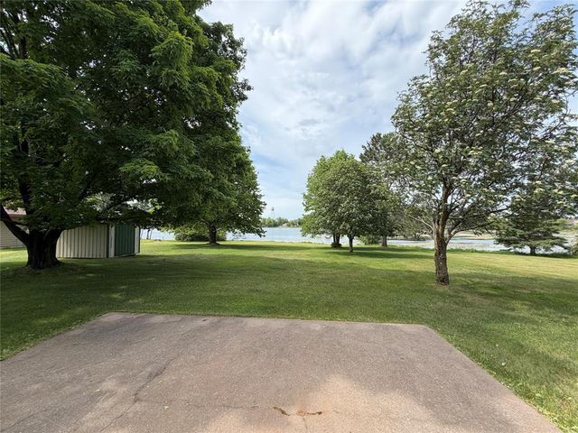 15673 Lakewood Drive, Hayward, WI 54843