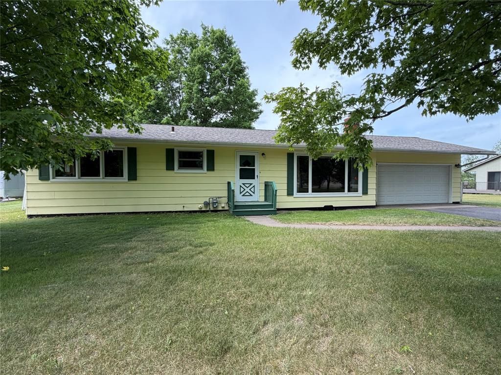 15673 Lakewood Drive, Hayward, WI 54843