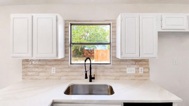 13800 Spring Heath RD, Pflugerville, TX 78660