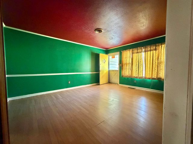 1521 E Alta, Wichita, KS 67216