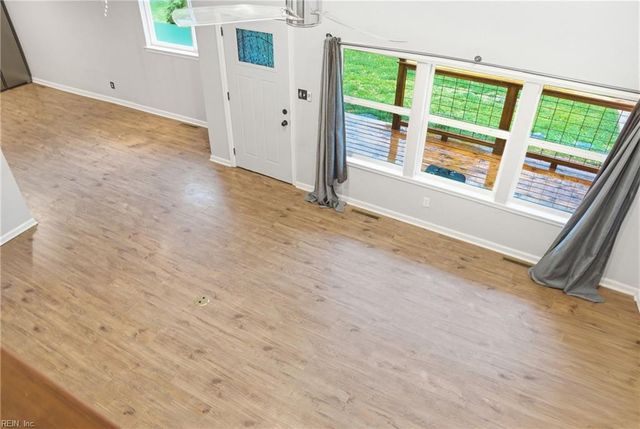 5523 Sandpiper LN, Norfolk, VA 23502