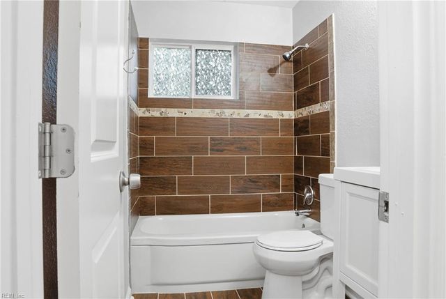 5523 Sandpiper LN, Norfolk, VA 23502