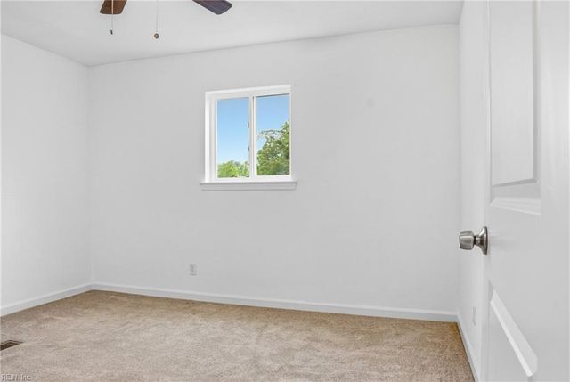 5523 Sandpiper LN, Norfolk, VA 23502