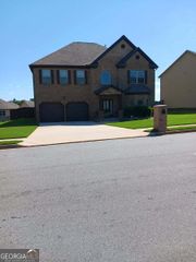609 Caledon Way, Hampton, GA 30228