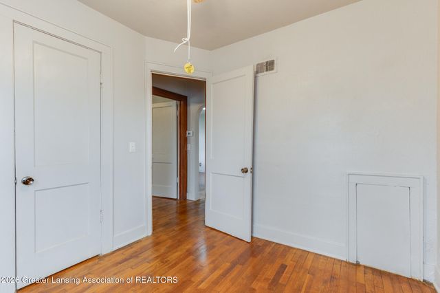 823 Loa Street, Lansing, MI 48910