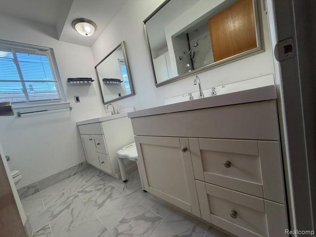 33066 Twickingham Drive, Sterling Heights, MI 48310