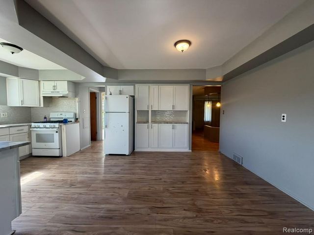33066 Twickingham Drive, Sterling Heights, MI 48310