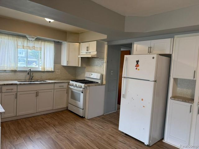 33066 Twickingham Drive, Sterling Heights, MI 48310