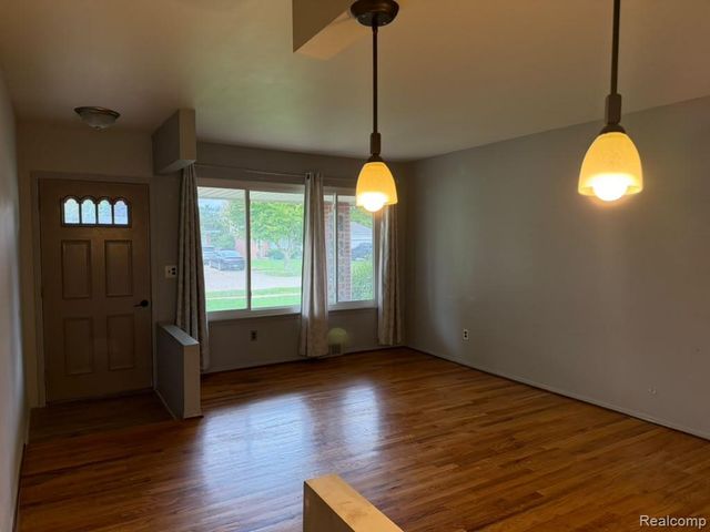 33066 Twickingham Drive, Sterling Heights, MI 48310