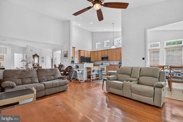 27 HEARTHSTONE BLVD, Pemberton, NJ 08068